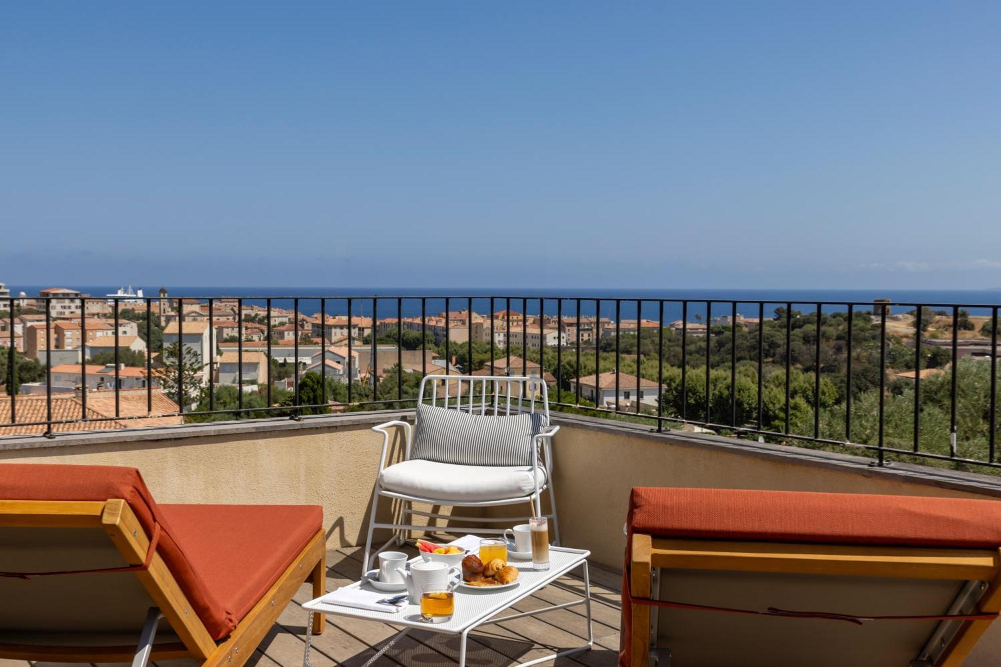 Hotel Restaurant Villa Josephine L'Ile-Rousse  Bagian luar foto